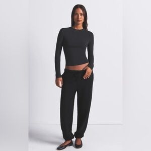 SKIM Cotton Jersey Long Sleeve T-Shirt in Soot; Size: Medium